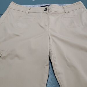 Sandro sportswear capris Khaki size 12. Nice. Golf, Tennis Cargo Pocket.